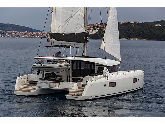 Lagoon 42