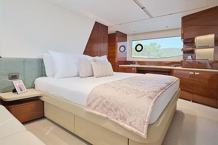 Princess Y72 - 