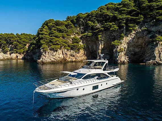 Azimut 66 FLY