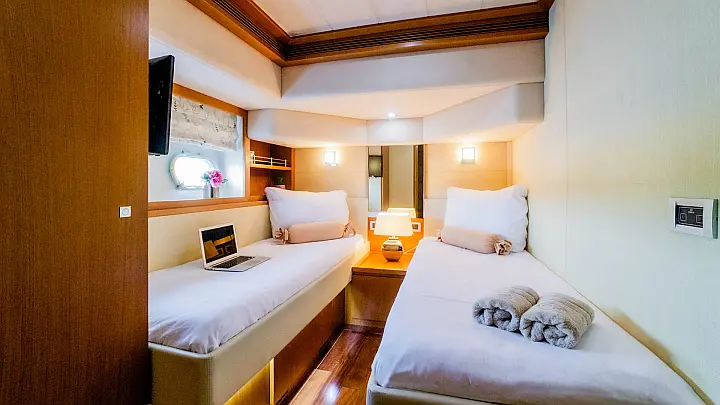 Ferretti 680 - 