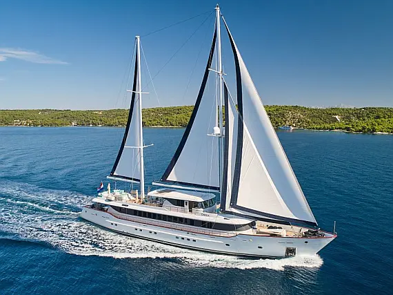 Motor sailer