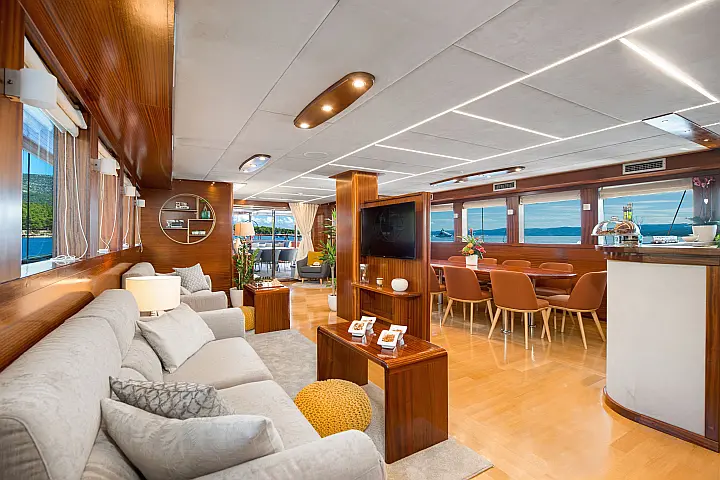 Motor sailer - 