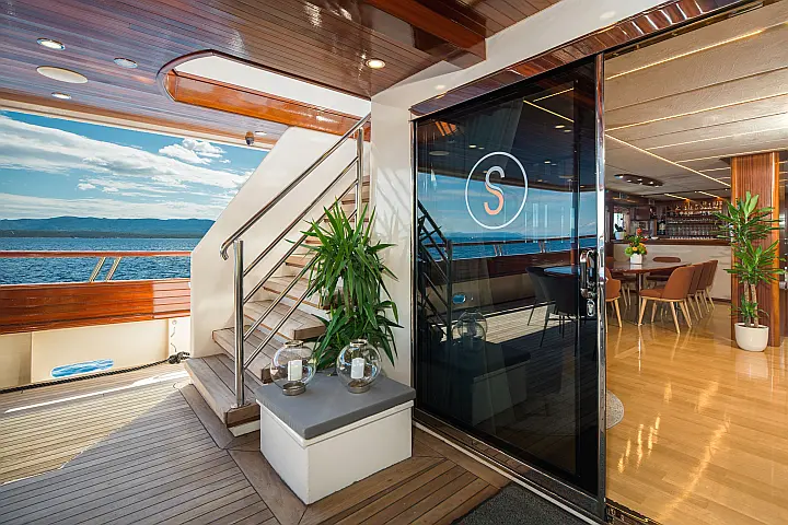 Motor sailer - 