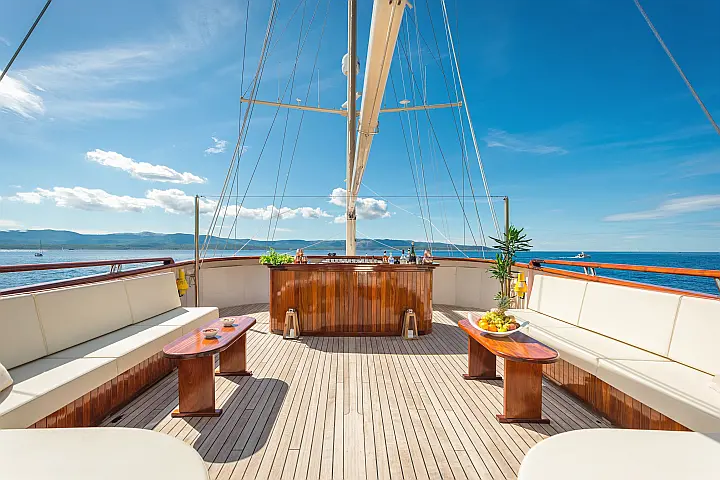Motor sailer - 