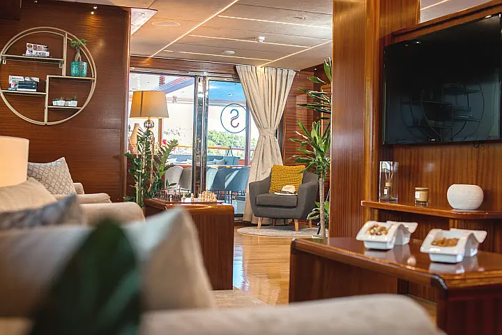 Motor sailer - 