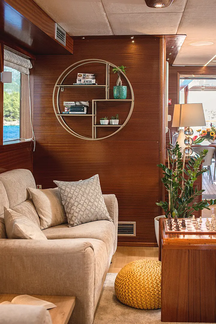 Motor sailer - 