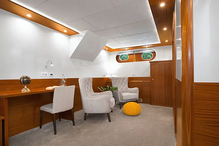Motor sailer - 