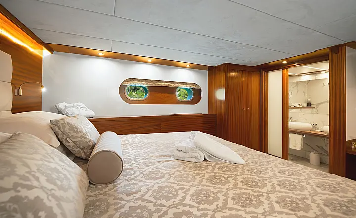 Motor sailer - 