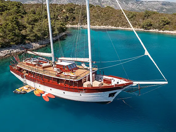Motoryacht