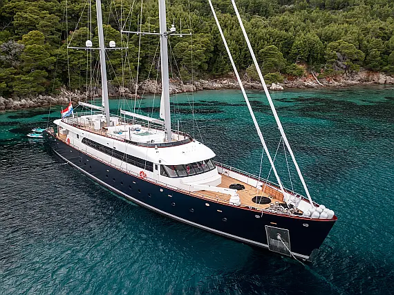 Motor sailer