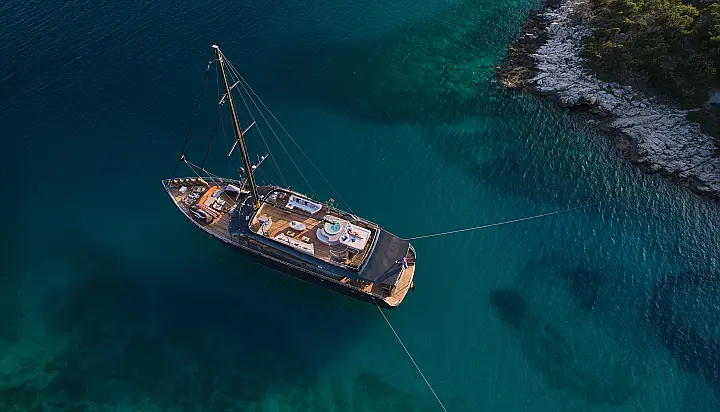 Motor sailer - 