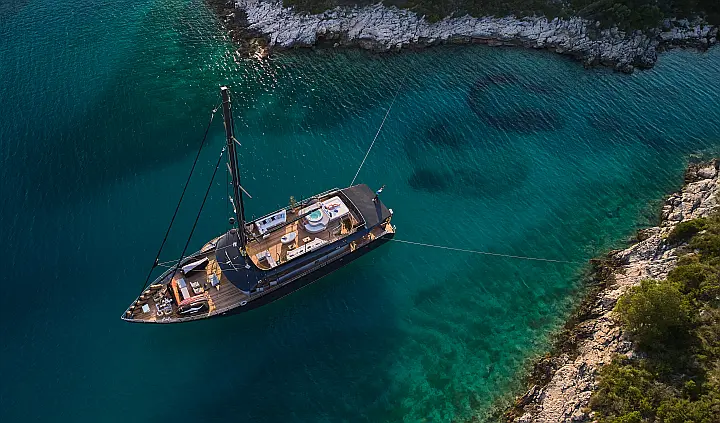 Motor sailer - 