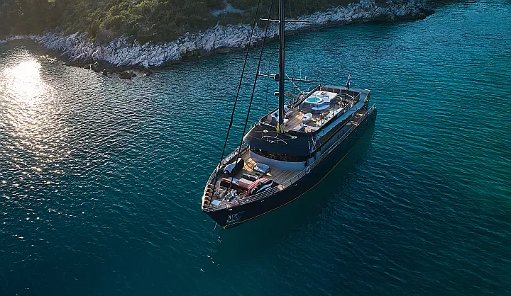 Motor sailer - 