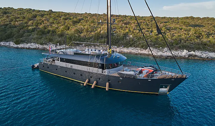 Motor sailer - 
