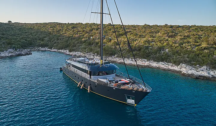 Motor sailer - 
