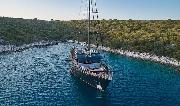 Motor sailer - 