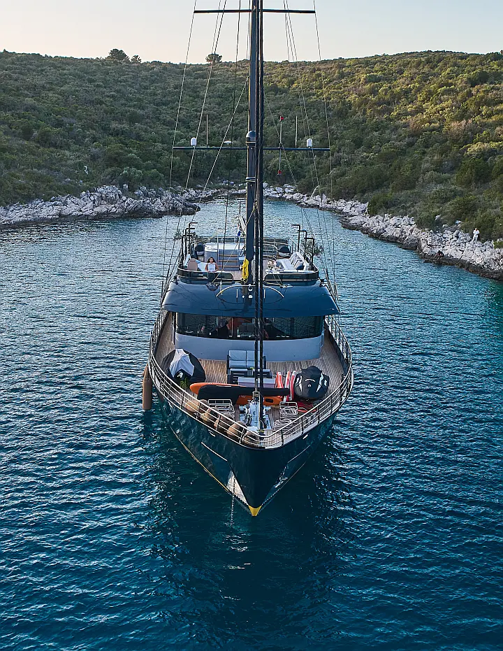 Motor sailer - 