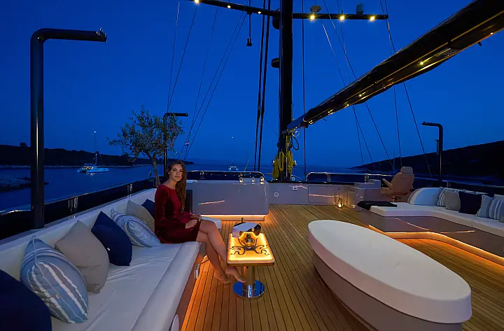 Motor sailer - 