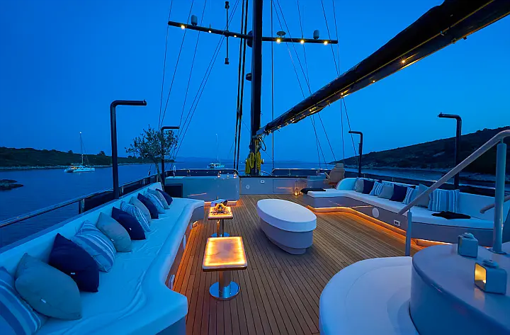 Motor sailer - 