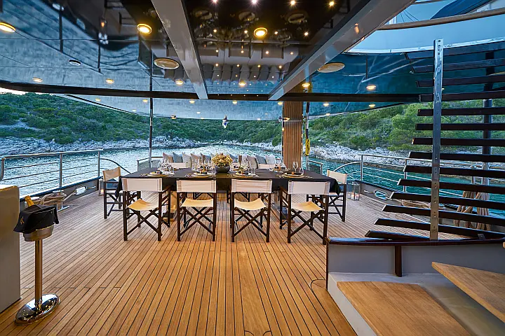 Motor sailer - 