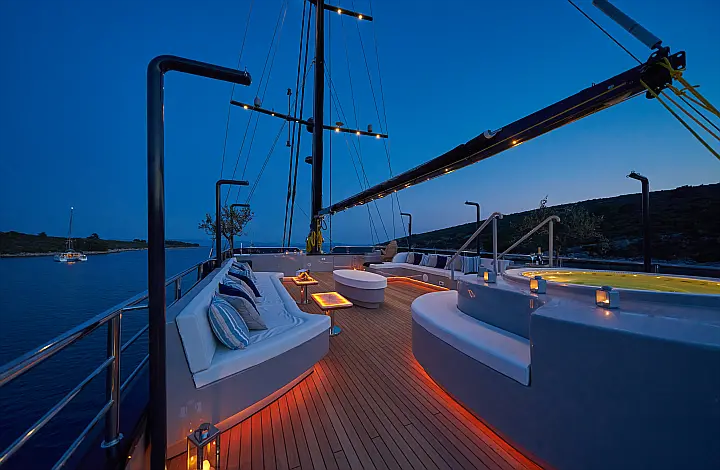 Motor sailer - 
