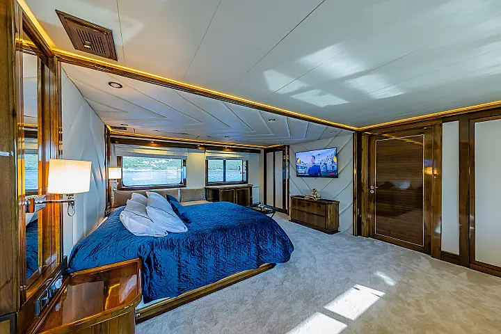 Saba  Custom 34 - 