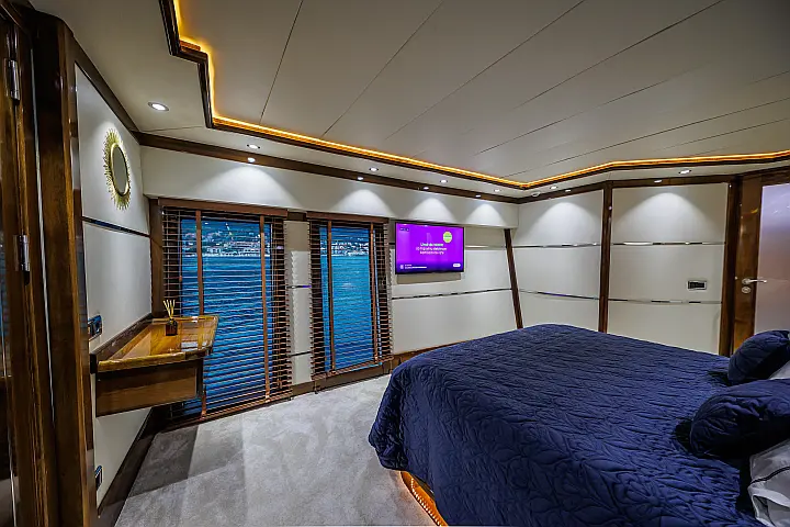 Saba  Custom 34 - 