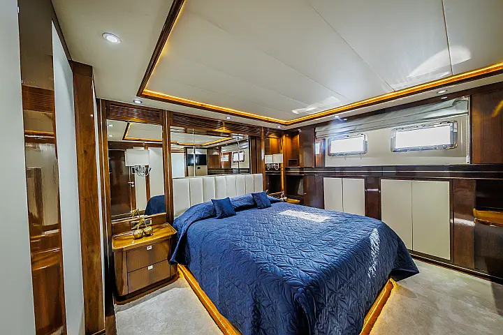 Saba  Custom 34 - 