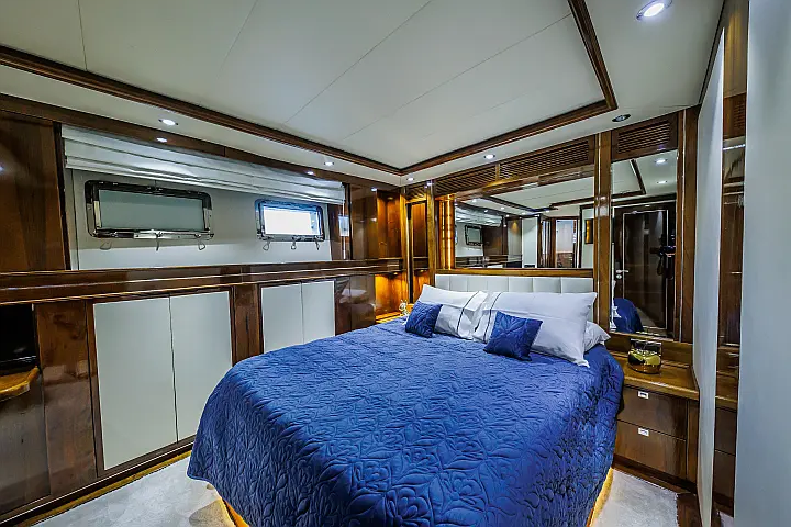 Saba  Custom 34 - 