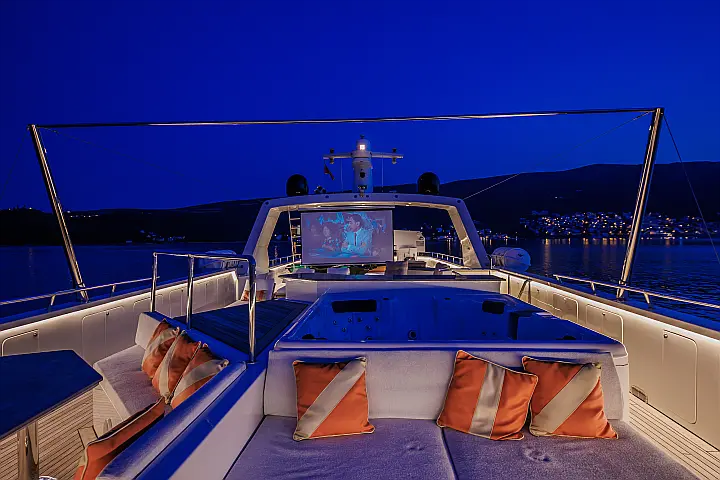 Saba  Custom 34 - 