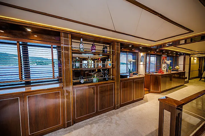 Saba  Custom 34 - 