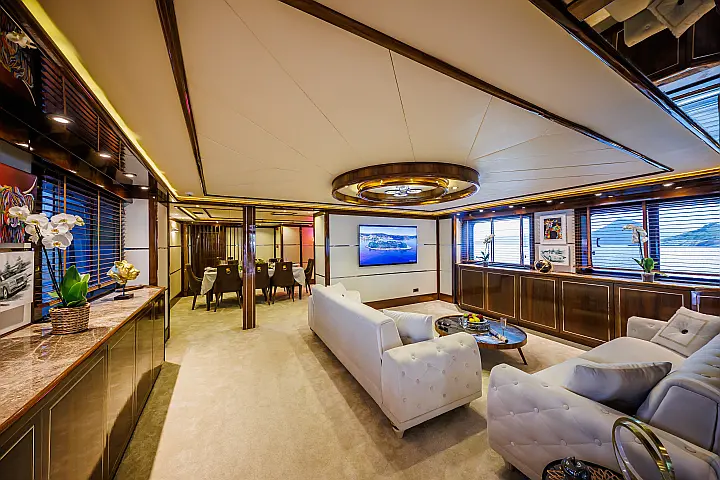 Saba  Custom 34 - 