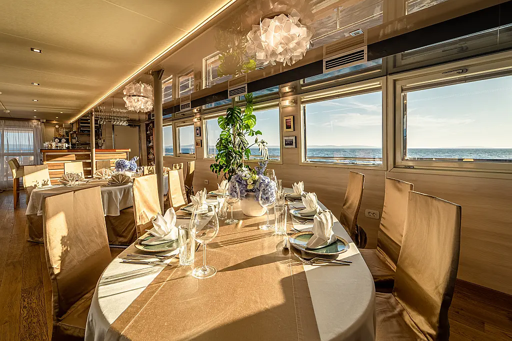 Luxury Motoryacht  - 