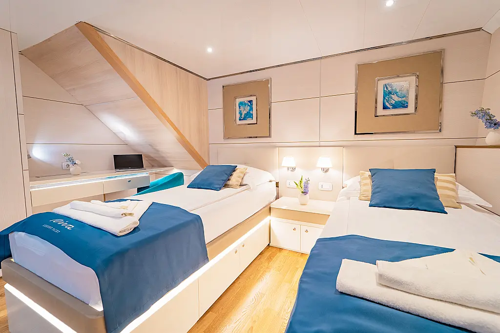 Luxury Motoryacht  - 