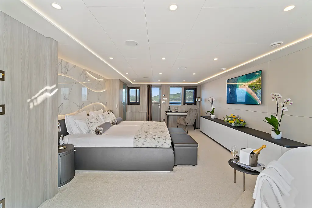 Luxury Motoryacht  - 