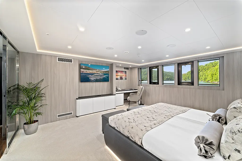 Luxury Motoryacht  - 