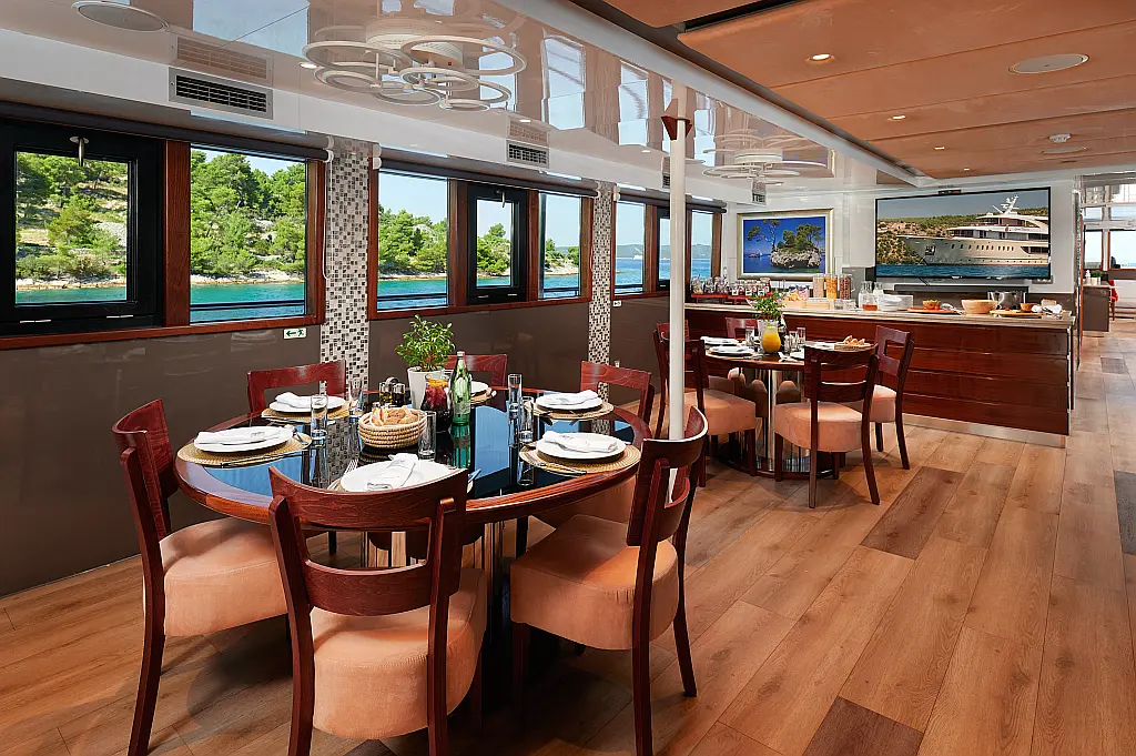 Luxury Motoryacht - 