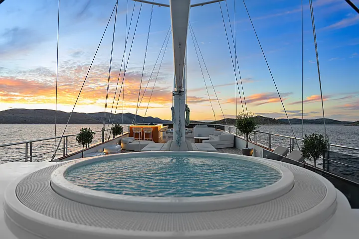 Luxury Sailing Yacht  - 