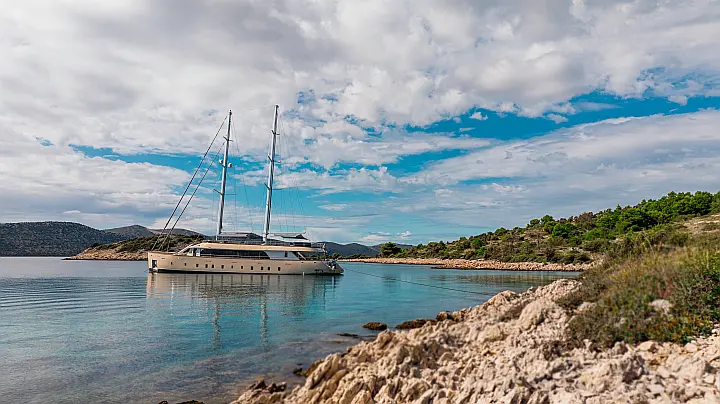 Luxury Sailing Yacht  - 