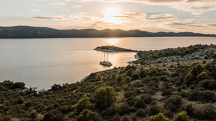 Luxury Sailing Yacht  - 