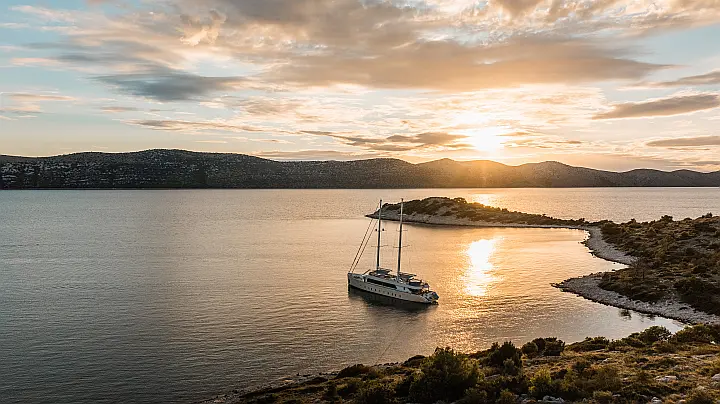 Luxury Sailing Yacht  - 
