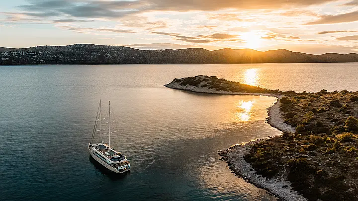 Luxury Sailing Yacht  - 