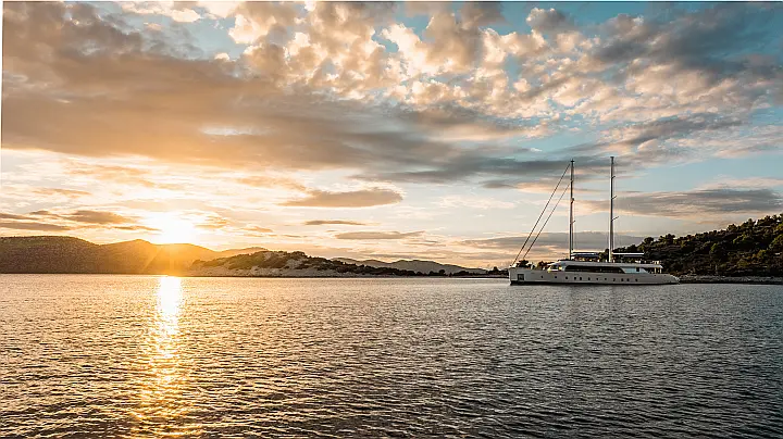 Luxury Sailing Yacht  - 